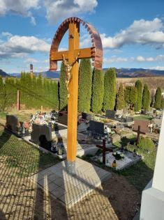 Kríž na cintoríne 10.4.2022